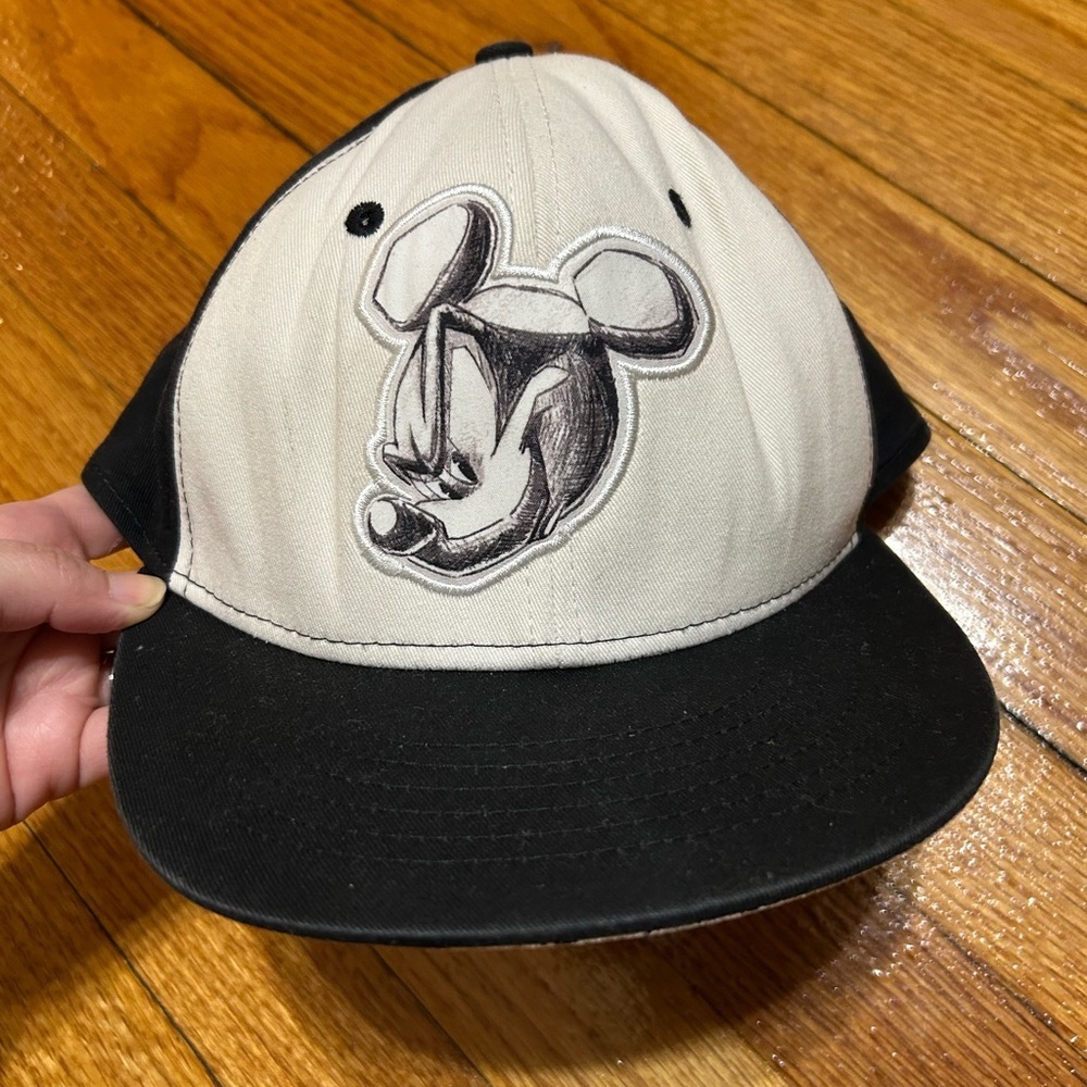 Mickey Mouse Disney Flat Bill Snapback Cap Hat Art  Black White